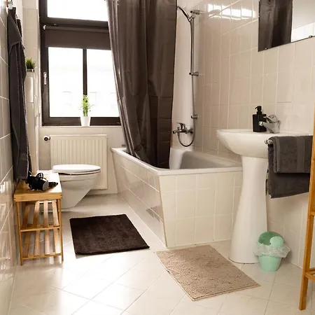 Fullhouse - Halle - T29 Comfort *